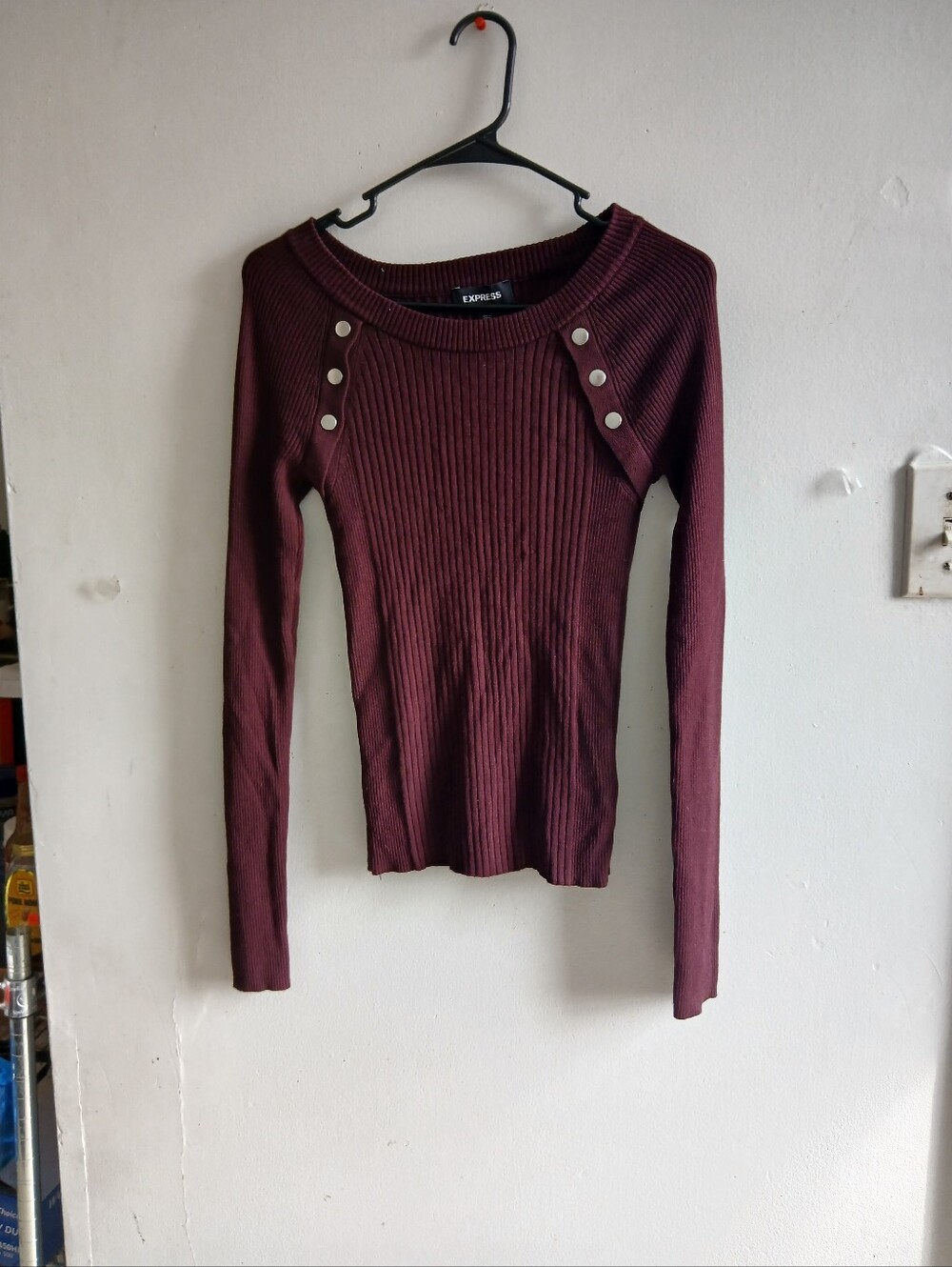 Express Ribbed Long-Sleeve Top in Burgundy with Silver Buttons